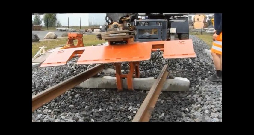 Oprzyrządowanie do wymiany podkładów kolejowych,budowa torów,utrzymanie bocznic,koparka kolejowa
