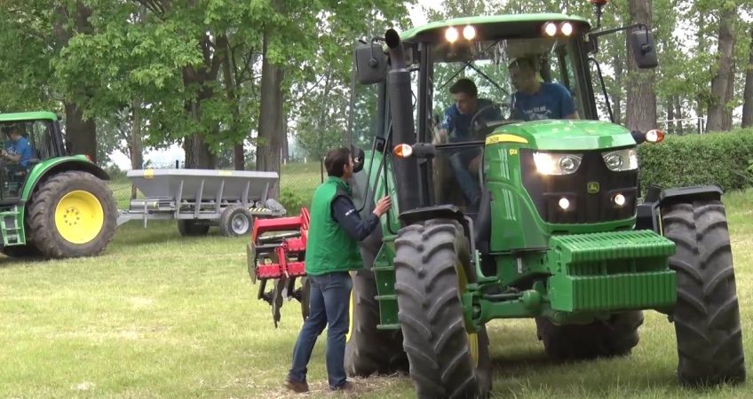 Wyjątkowy uczniowski pokaz maszyn rolniczych i prac polowych - VII Edycja Agroshow Trzcianka 2016